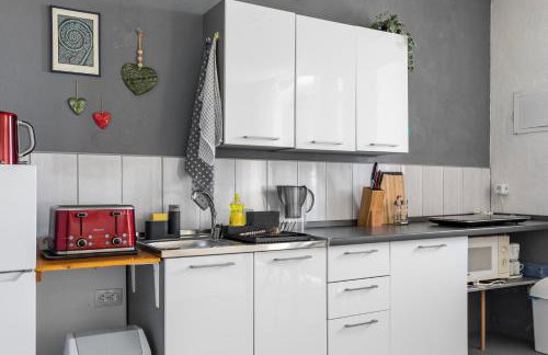 Waterview Apartments - Koru Apartment and pool - Photo 10