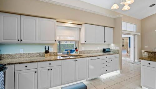 5* 3 BR 3 BA Home 4 min walk to beach & JW Marriott w/heated pool - Foto 5, dishwasher, toaster
