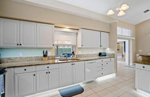 5* 3 BR 3 BA Home 4 min walk to beach & JW Marriott w/heated pool - Foto 5