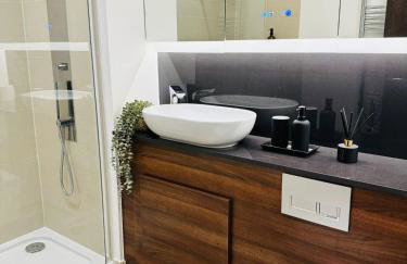 Modern 2Bed 2Bath Maidstone Apt - Parking, WiFi, Balcony - Perfect Long Stay - Foto 16