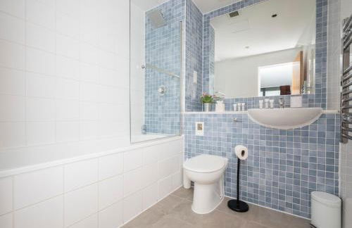 Bright Spacious Modern 5th flr City Oasis-Sleeps 6 - Pass the Keys - Foto 32