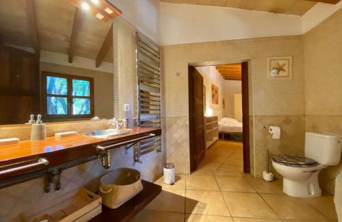 Fabulous Rustic Villa Set On Mountain With Unique Views - Foto 33