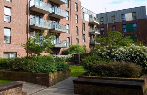 Lakeside Retreat - Spacious 1BR - Peaceful Base Near Wembley - Foto 20