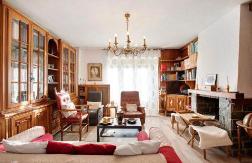 Vanna House - Photo 1