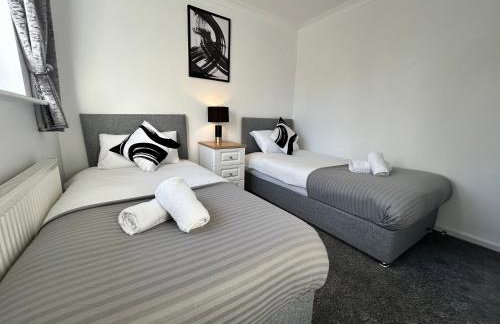 Dovefield House - Modern 3 Bed Home from Home - Alton Towers, Uttoxeter Races - Foto 24