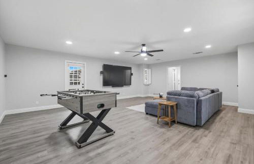 5BD Modern Farmhouse Retreat Sleeps 12 - Photo 22