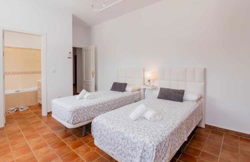 Villa Blanca Málaga - Private Villa - Heated Pool - Photo 33