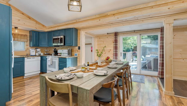 The Rustic Cottage by Avantstay Hot Tub, Fire Pit, Pool Table 5mins to Town - Foto 2, Interior