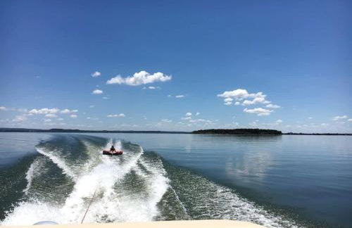 Peaceful Lakefront Cabin with Loft, Beach Access & Sunset Views in Buchanan Dam, Texas - Foto 11