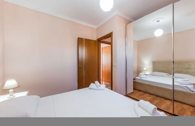 The Vibrant Hub in Shkod r - Foto 22