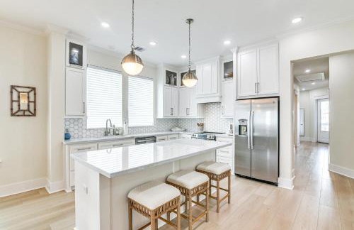 Walk to Beach Galveston Gem with Pool Access - Foto 9