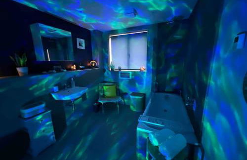 River Vista Retreat - Luxury duplex Apt - Views - Parking - Cycle storage - Spa access option - Foto 45