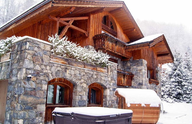 Large Chalet With Barrel Sauna and Whirlpool - Foto 1