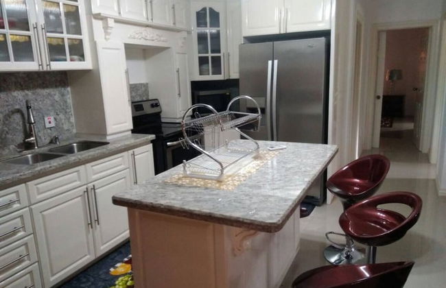 Remarkable 2-bed Apartment in Kingston - Photo 7