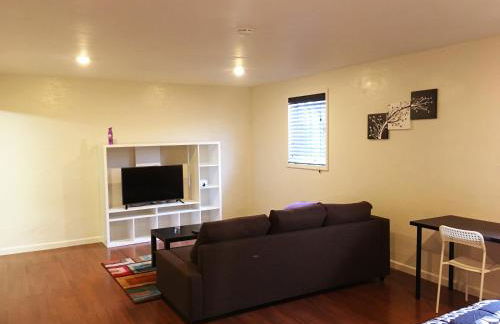 Private Unit / Private Bathroom Near BART & SF - Photo 20