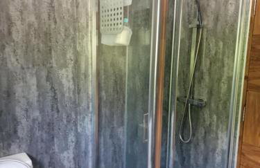 Self-catering extended family home - Photo 22