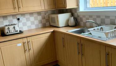 3 bedrooms house with free parking in a quiet area - Foto 3