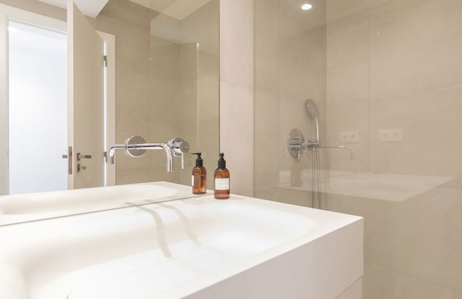 Luxurious Seaview Apartment in Estoril - Photo 32