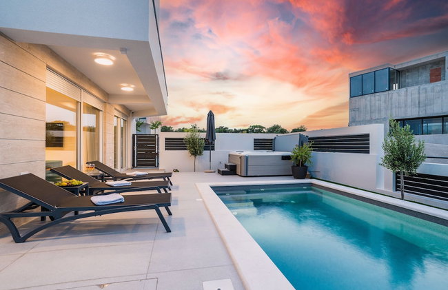 Luxury apartment Sun with private Pool and Jacuzzi - Photo 43