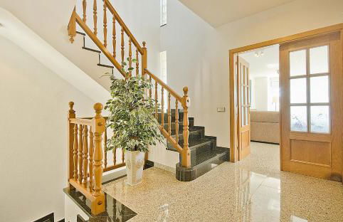 R11 Casa Blanca con gran jardin y piscina - Photo 26