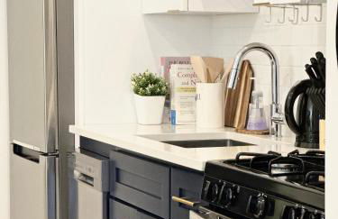 Winter living, Downtown 1BR Apt with kitchen and laundry, Near Convention Center and PPAC - Foto 10