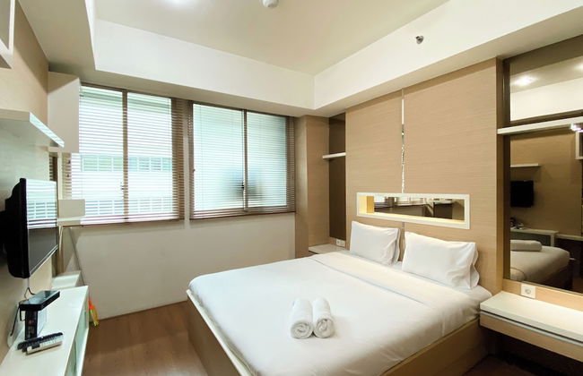 Modern Look And Comfort 2Br Kemang Village Apartment - Photo 2
