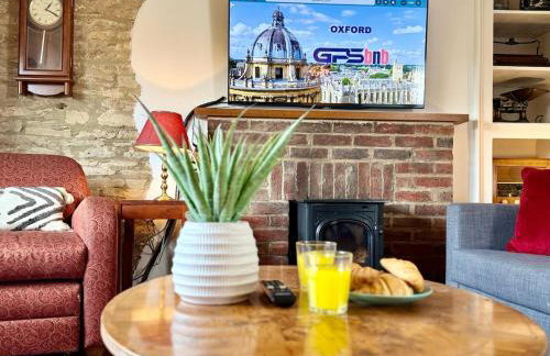 Swan Cottage 2-Bedroom-Netflix-Parking-Nature-Canal - Photo 13