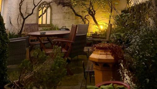 Bryntirion Farmhouse Apartment with Hot Tub - Foto 2