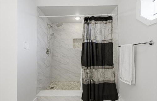 Charm and Old Florida Vibe , Heated Pool & Spa - Villa Parisian Paradise - Roelens - Photo 36