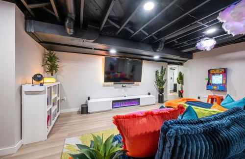 Modern Luxe 3B2B - Hot Tub - Game Room - EV Charger - Walk to Downtown LS - Foto 37