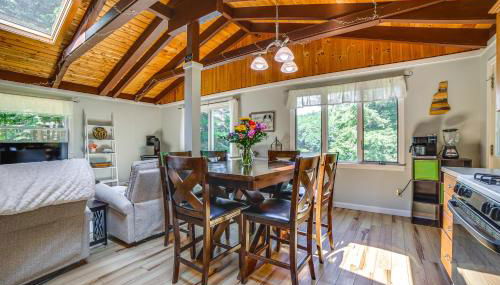 Breathtaking Newbury Cottage with Deck on Chalk Pond - Foto 3