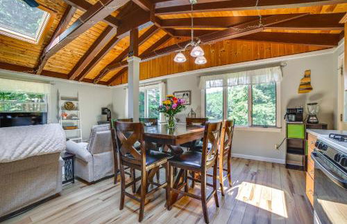 Breathtaking Newbury Cottage with Deck on Chalk Pond - Foto 3