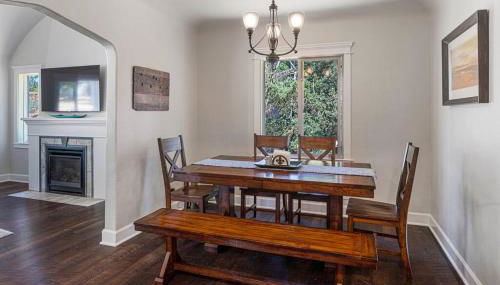 Secluded 4BR Nestled in Woods-Hot Tub/Dog Friendly - Foto 5