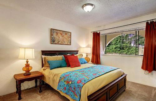 Downtown Redmond Townhouse by Stay Rested - Foto 8