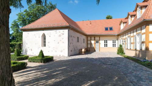 Schloss Beuchow - Foto 2