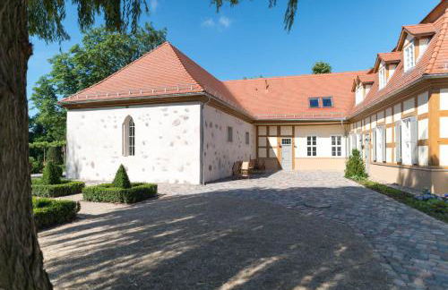 Schloss Beuchow - Foto 2