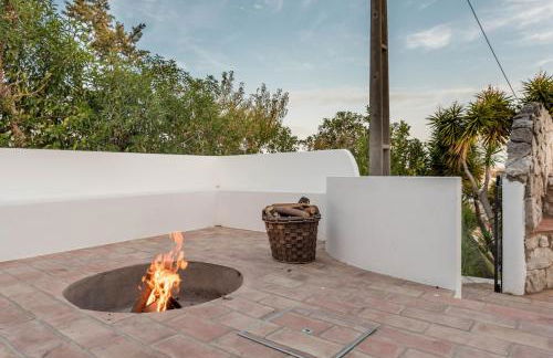 CoolHouses Algarve, Luz, 3 Bed villa, 1 bed studio, heated pool & jacuzzi, sea views, Casa Pequena - Foto 11