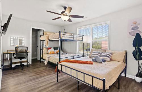 13 mins to Downtown & Stadium - Game Room - Game Day - Foto 7