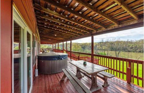The Barn at Evermore: riverfront retreat w/hot tub - Foto 30