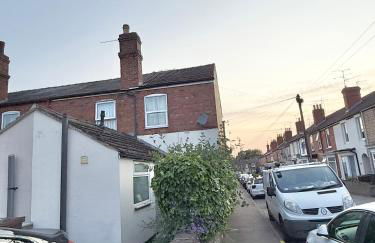 Cosy Lincoln Home Sleeps 6 with Parking - Foto 7