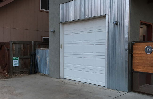 Industrial Old Town Bungalow W/ Free Cruiser Bikes - Photo 28