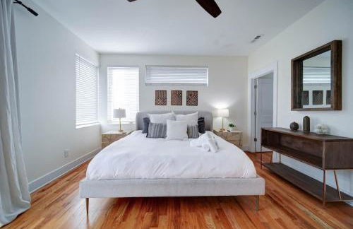 Luxe Townhome Rooftop Hot Tub Parking - Photo 44