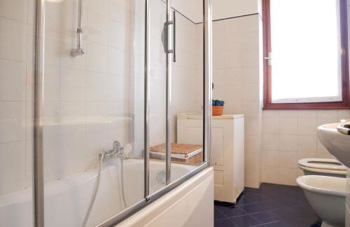 GuestHost - Raffaella splendido bilo x4 - Photo 30