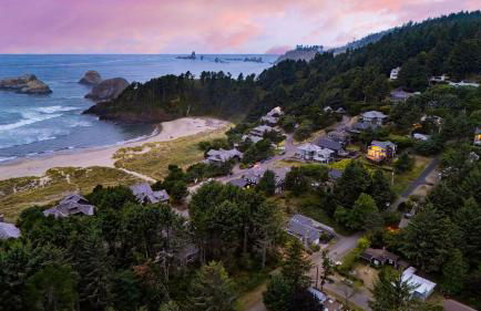 Cozy Cannon Beach Home Near Haystack Rock Downtown Steps from the Sea by AvantStay - Foto 24