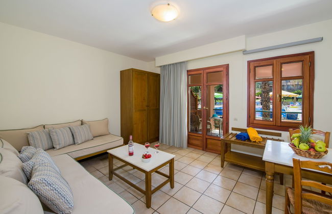 Omega Platanias - Foto 6