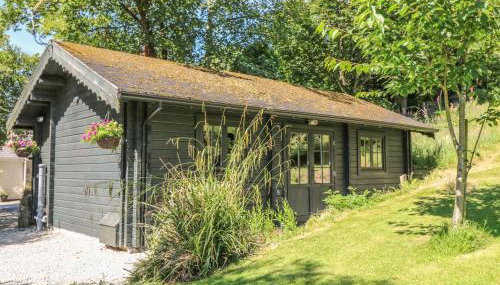 Pond Cabin - Photo 2