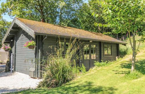 Pond Cabin - Photo 2