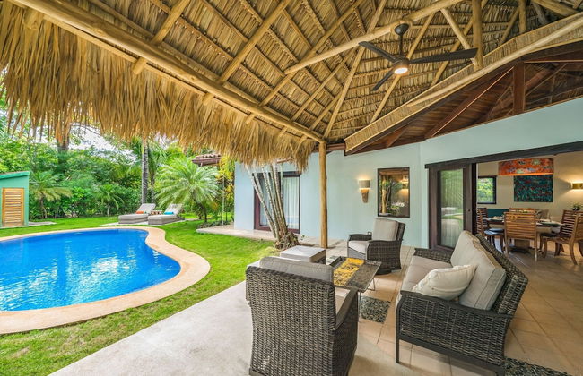 Tropical Retreat - Private Pool, Steps To Beach 2 Bedroom Villa by RedAwning - Foto 13