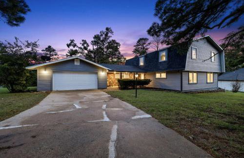 Lake Retreat Hot Tub Game Room Grill - Foto 54