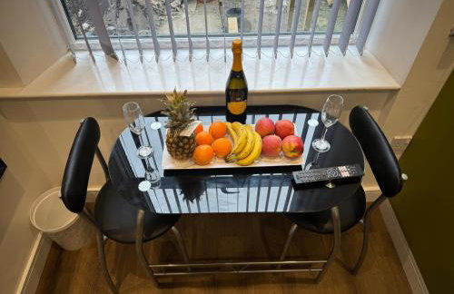 Luxury 6-Bed House - 6 En Suite- Jaquzzi Baths - Private Parking - Suitable for contractors - Foto 68